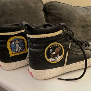 SOLD! VANS Off the Wall. Space Voyager Collection